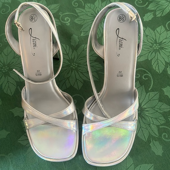 Fioni Heels Size 8.5 EUC - Picture 1 of 7